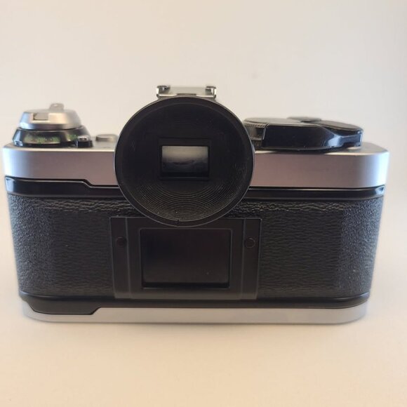 Canon AE-1 Program 35mm Film Camera (For Parts/Repair) with Lens - Picture 6 of 10